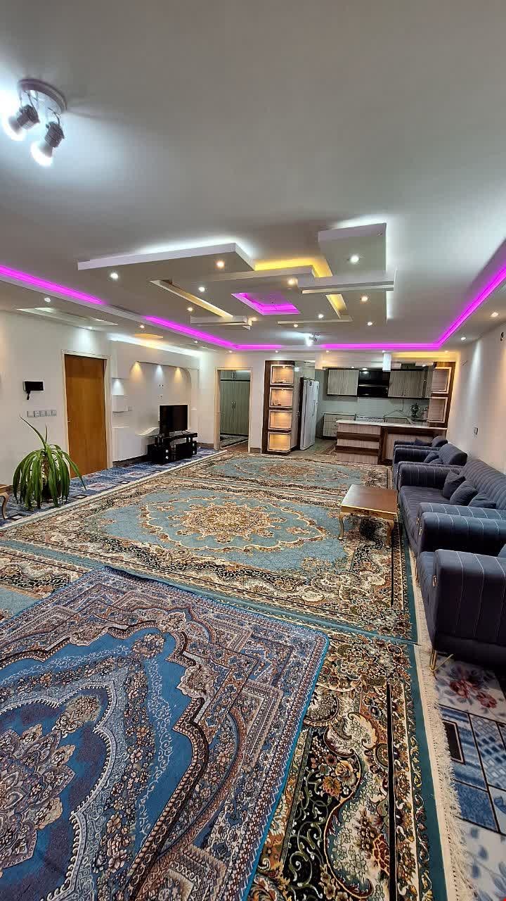 پایین